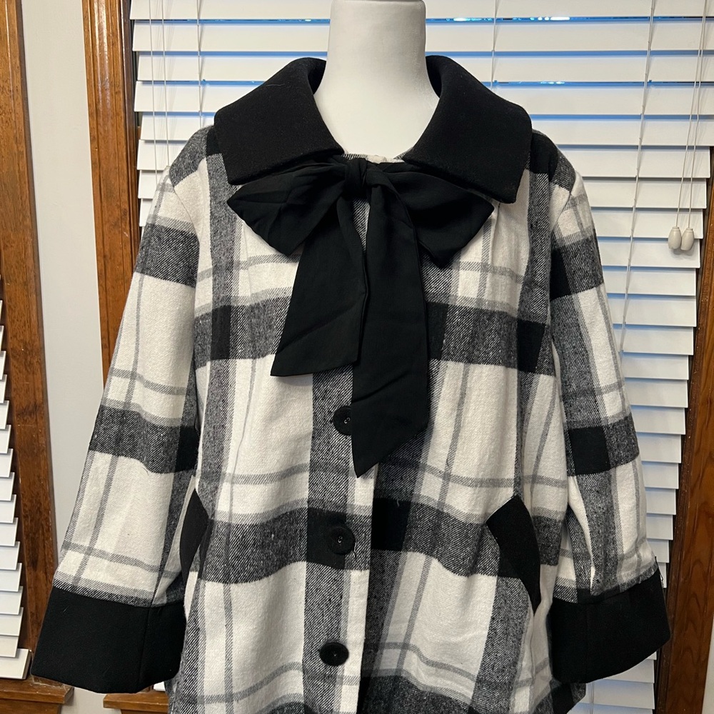 Unique Vintage Black and White Plaid Coat with Bow Detail